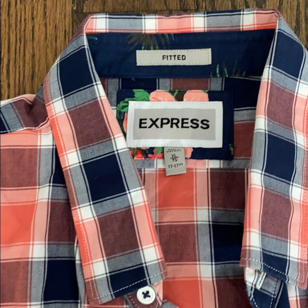 Men’s Express Button down - Picture 2 of 3